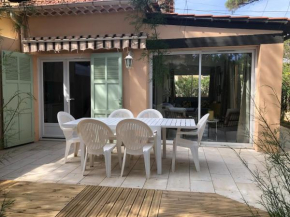 Maison bord de mer climatisée La Capte , Hyères